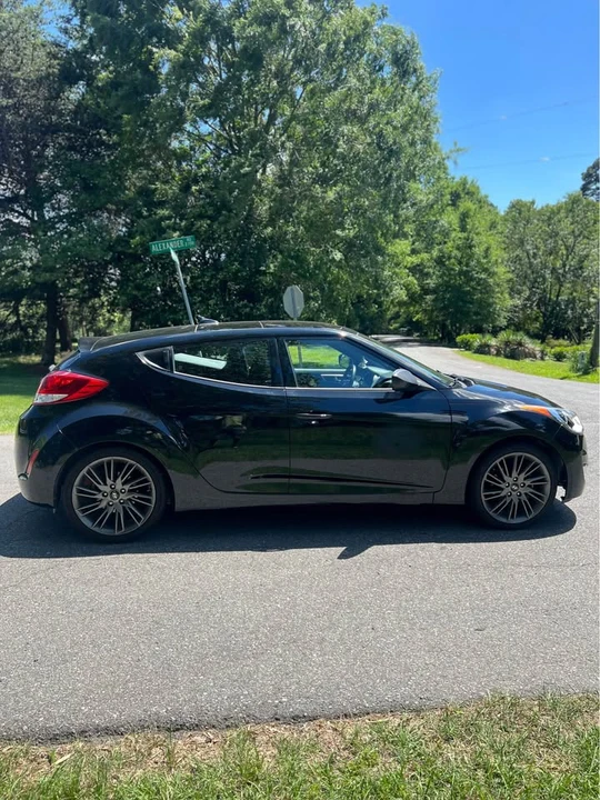 2017 Hyundai Veloster - Image 8 of 19