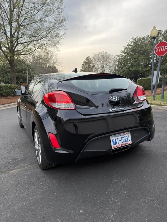 2017 Hyundai Veloster - Image 15 of 20
