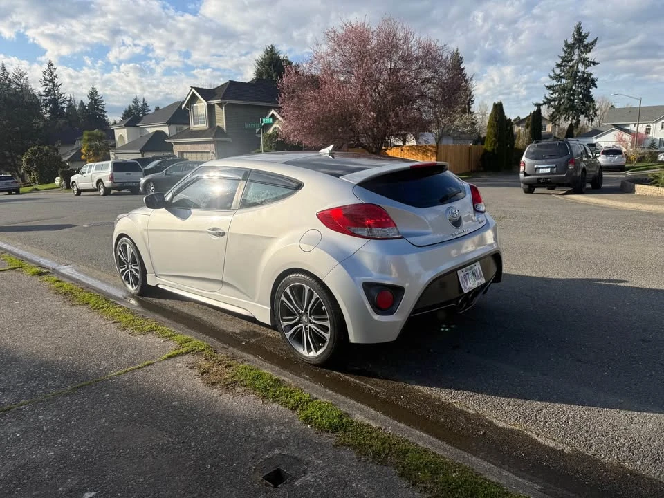 2017 Hyundai Veloster - Image 5 of 10