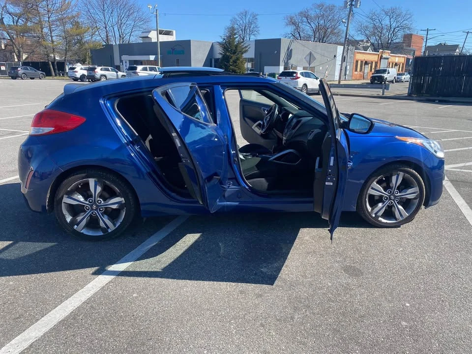 2017 Hyundai Veloster - Image 15 of 16