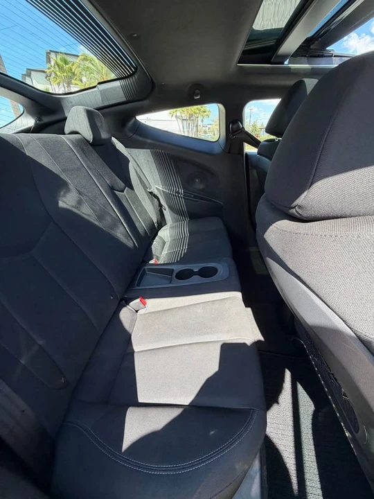 2017 Hyundai Veloster - Image 13 of 17