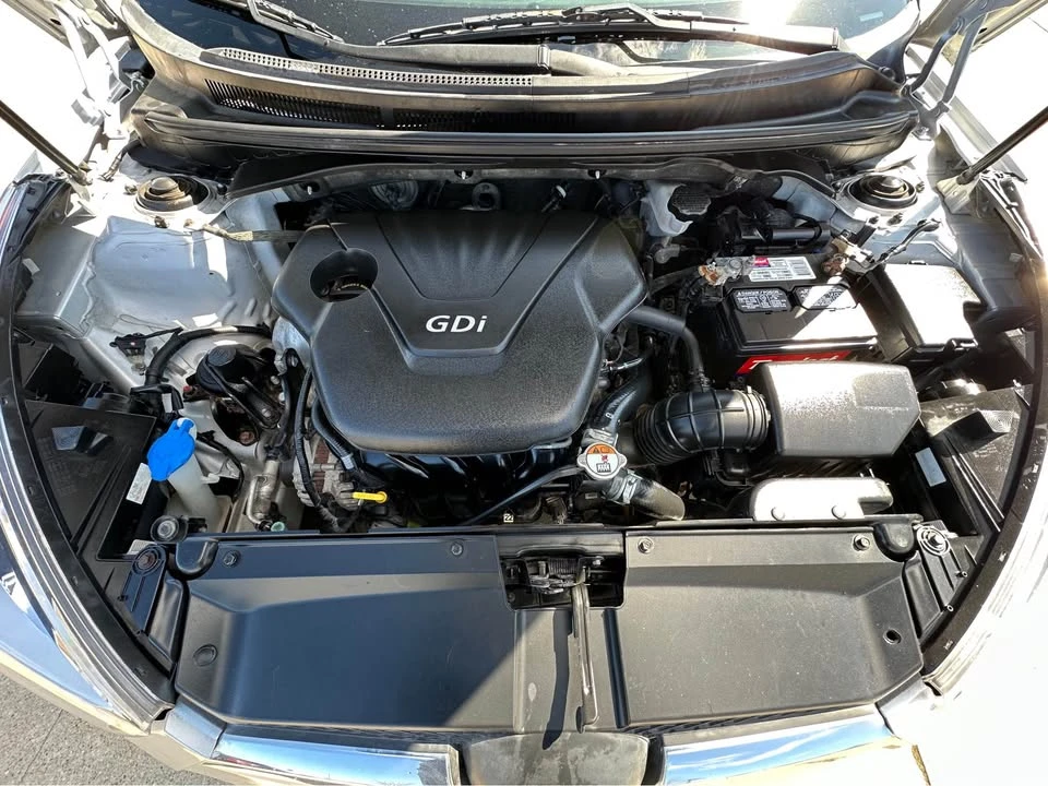 2017 Hyundai Veloster - Image 18 of 20