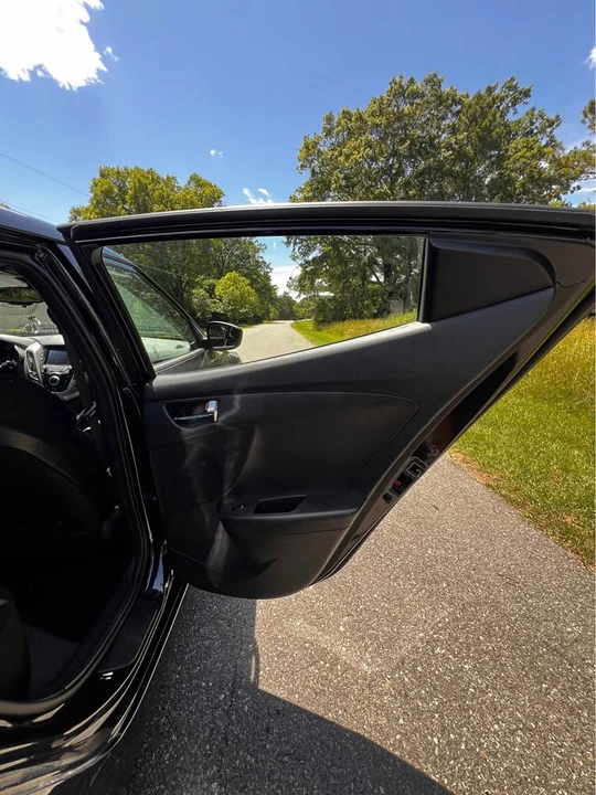 2017 Hyundai Veloster - Image 11 of 19