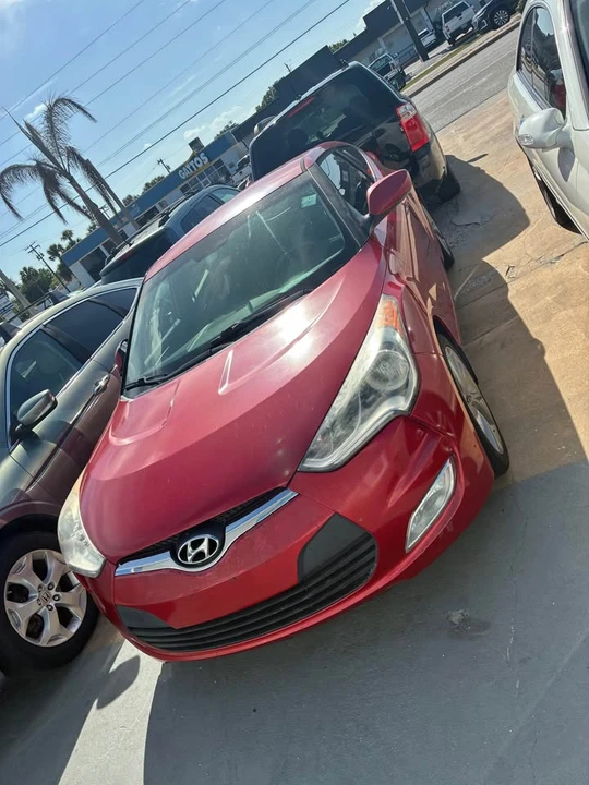 2017 Hyundai Veloster - Image 2 of 3
