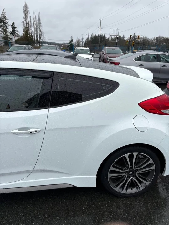 2017 Hyundai Veloster - Image 4 of 18