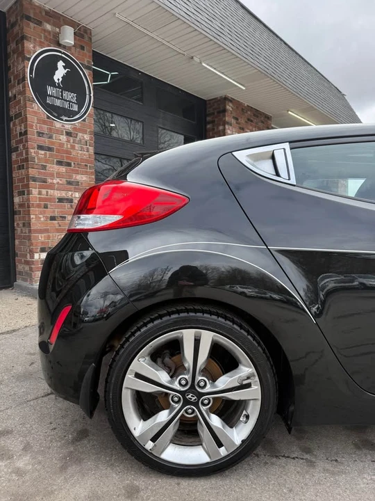 2017 Hyundai Veloster - Image 2 of 12
