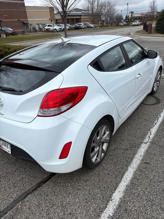 2017 Hyundai Veloster - Image 6 of 12