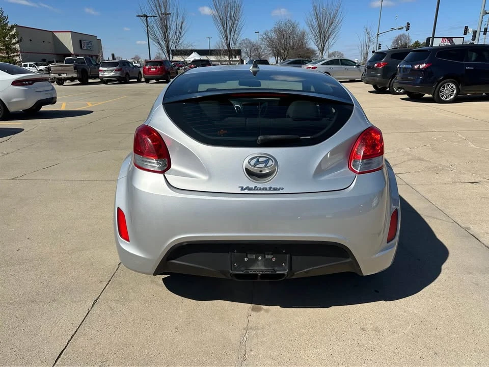 2017 Hyundai Veloster - Image 4 of 20