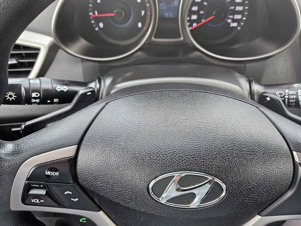 2017 Hyundai Veloster - Image 11 of 13