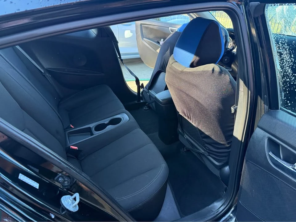 2017 Hyundai Veloster - Image 10 of 12