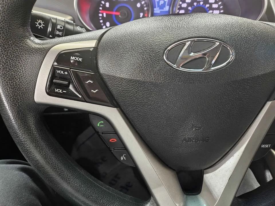 2017 Hyundai Veloster - Image 5 of 13