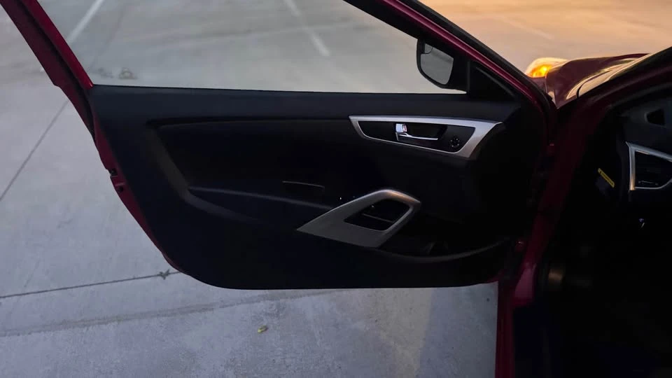 2017 Hyundai Veloster - Image 7 of 13