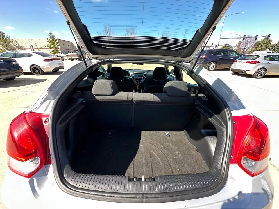 2017 Hyundai Veloster - Image 14 of 20