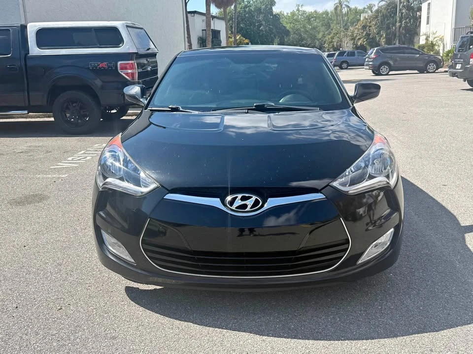 2017 Hyundai Veloster - Image 2 of 14