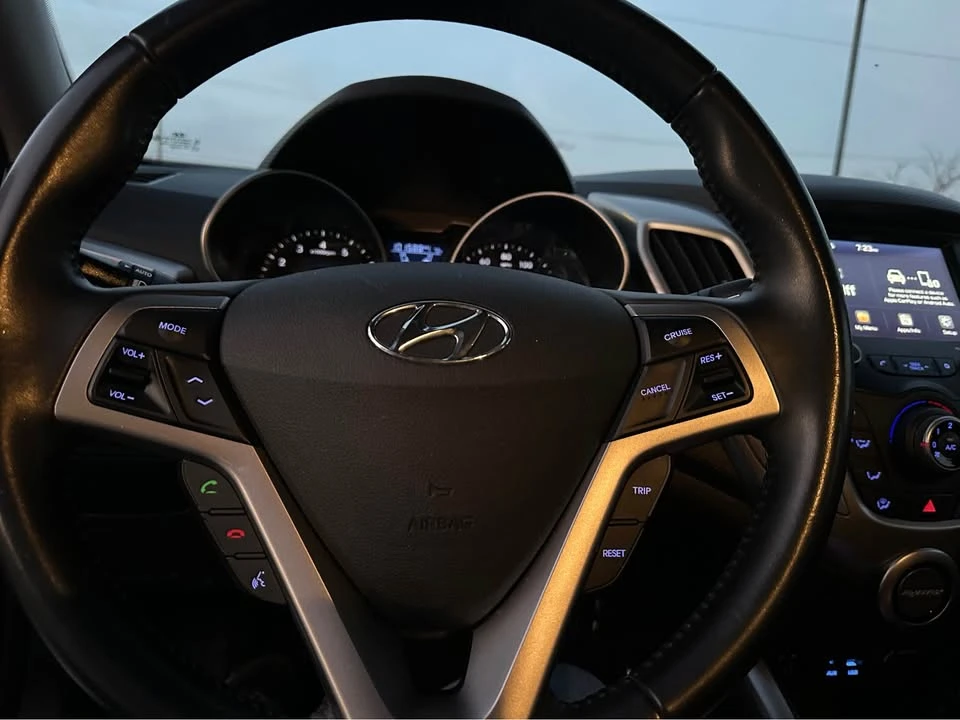 2017 Hyundai Veloster - Image 15 of 15