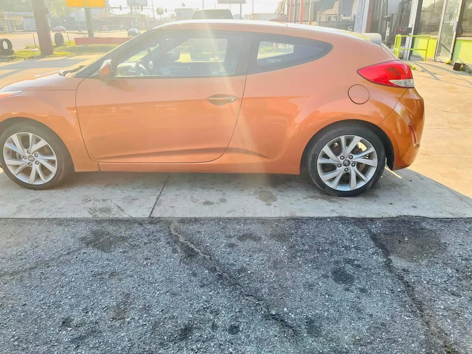 2017 Hyundai Veloster - Image 13 of 15