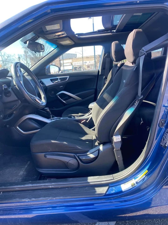 2017 Hyundai Veloster - Image 14 of 16