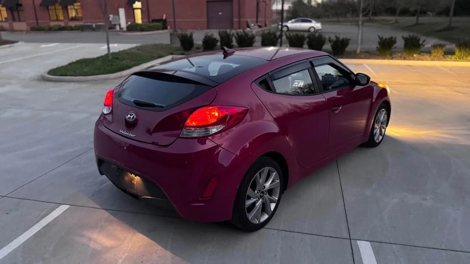 2017 Hyundai Veloster - Image 5 of 13