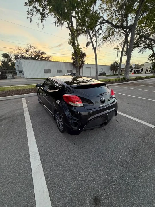 2017 Hyundai Veloster - Image 2 of 6