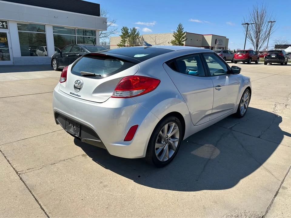 2017 Hyundai Veloster - Image 3 of 20