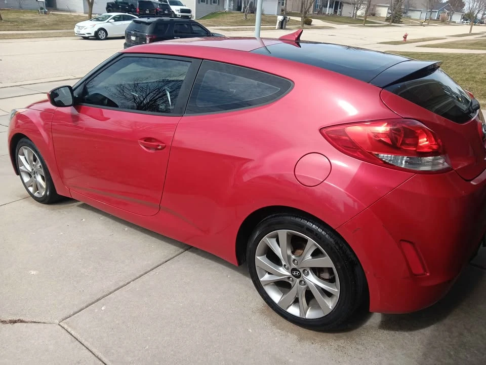 2017 Hyundai Veloster - Image 4 of 12