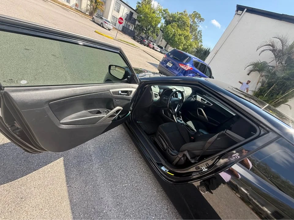 2017 Hyundai Veloster - Image 6 of 14