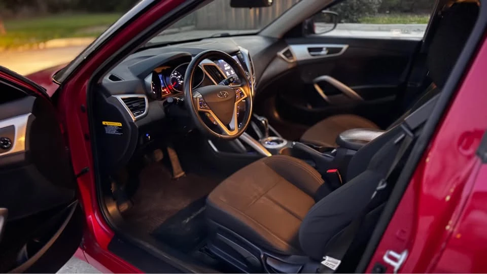 2017 Hyundai Veloster - Image 8 of 13