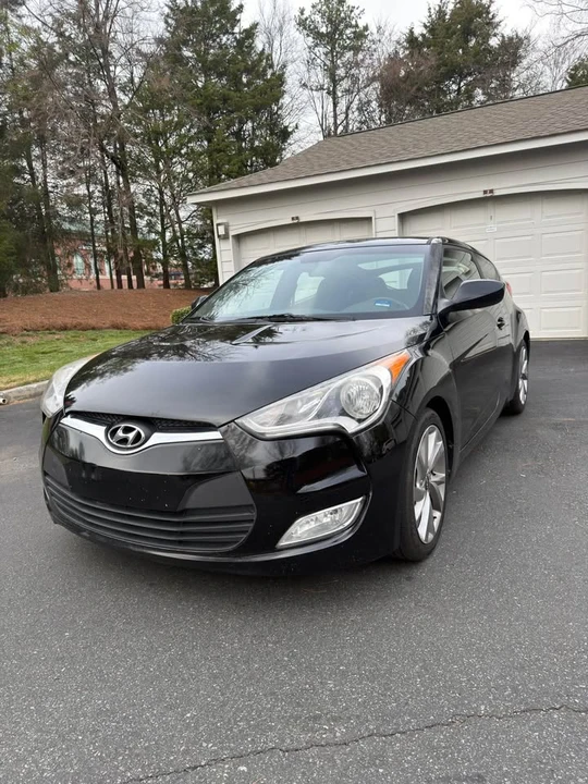 2017 Hyundai Veloster - Image 2 of 20