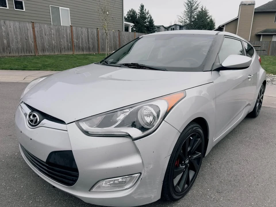 2017 Hyundai Veloster - Image 8 of 11