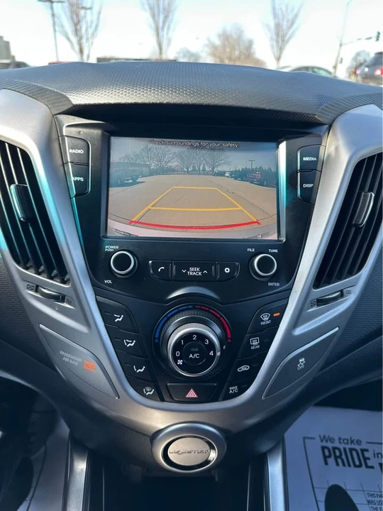 2017 Hyundai Veloster - Image 16 of 20