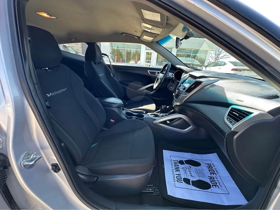 2017 Hyundai Veloster - Image 11 of 20