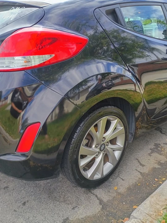 2017 Hyundai Veloster - Image 5 of 17
