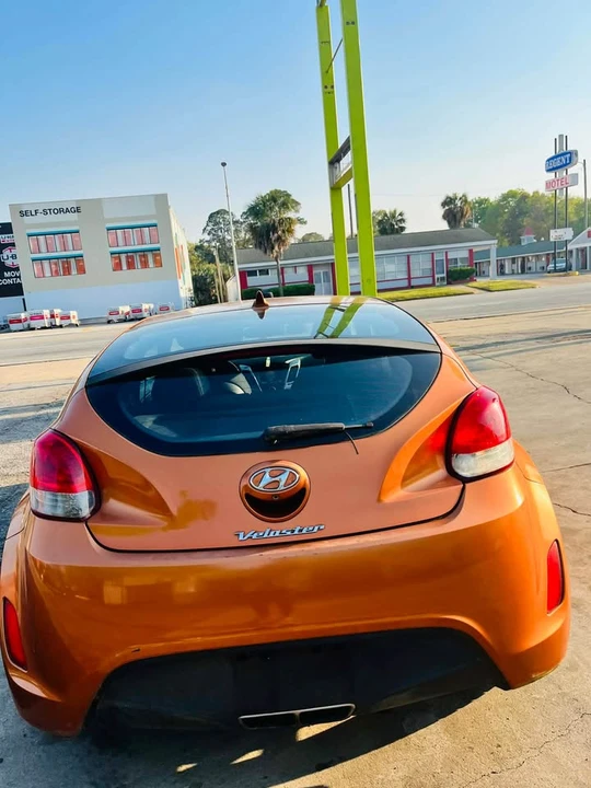 2017 Hyundai Veloster - Image 11 of 15