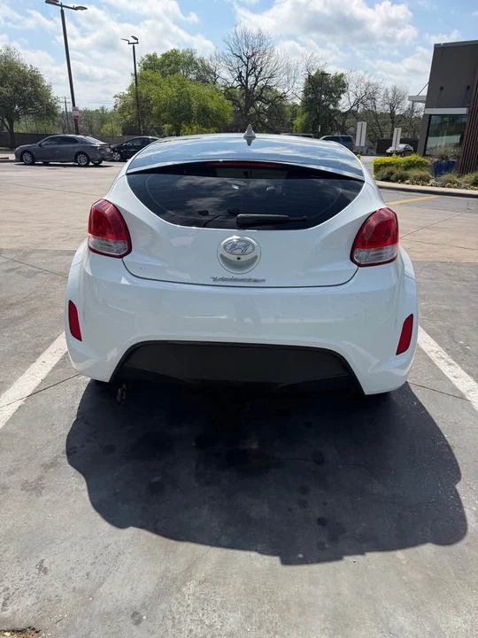 2017 Hyundai Veloster - Image 7 of 12