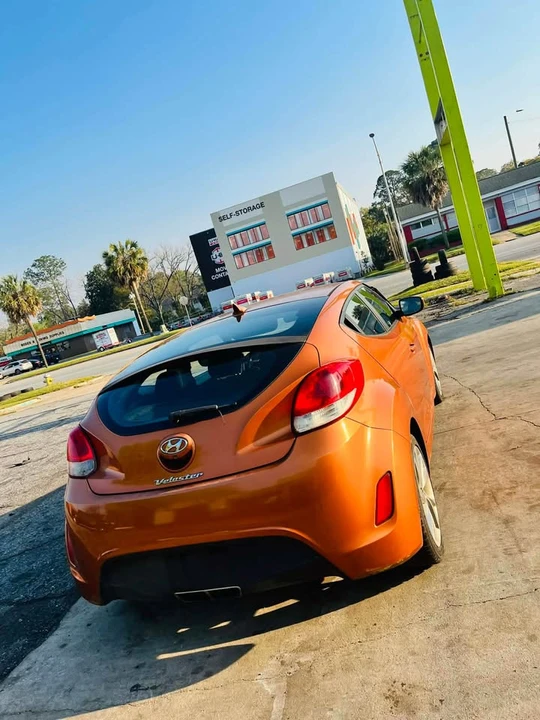 2017 Hyundai Veloster - Image 5 of 15