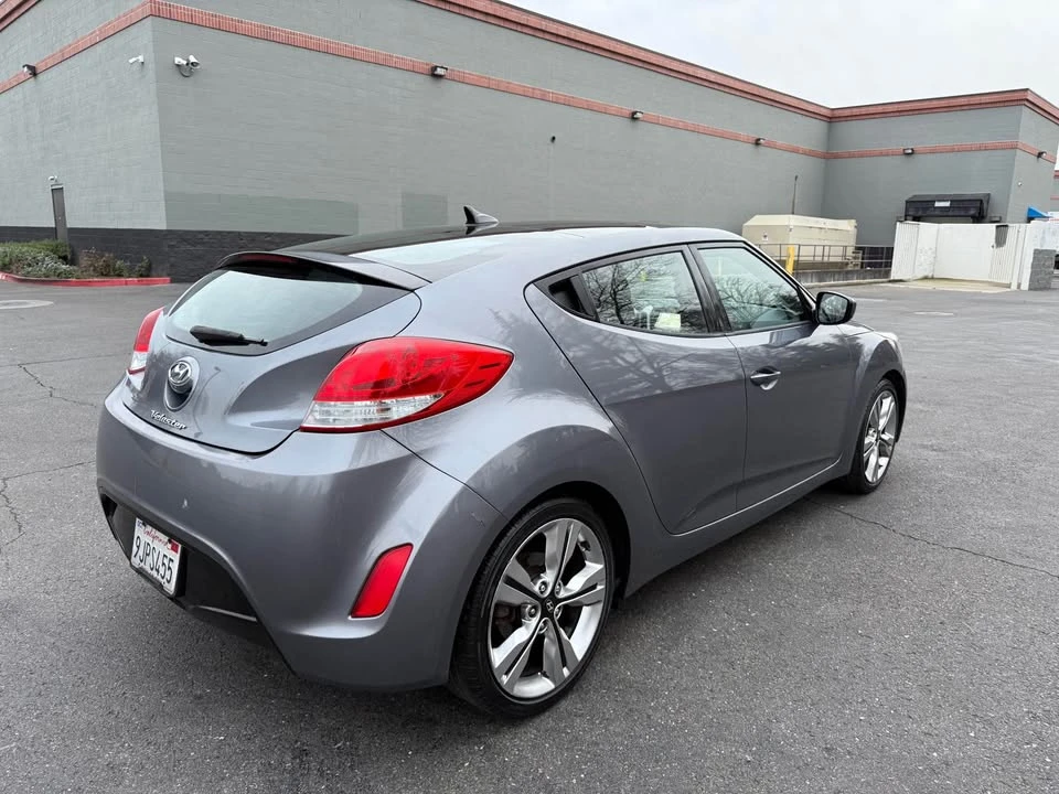 2017 Hyundai Veloster - Image 6 of 17