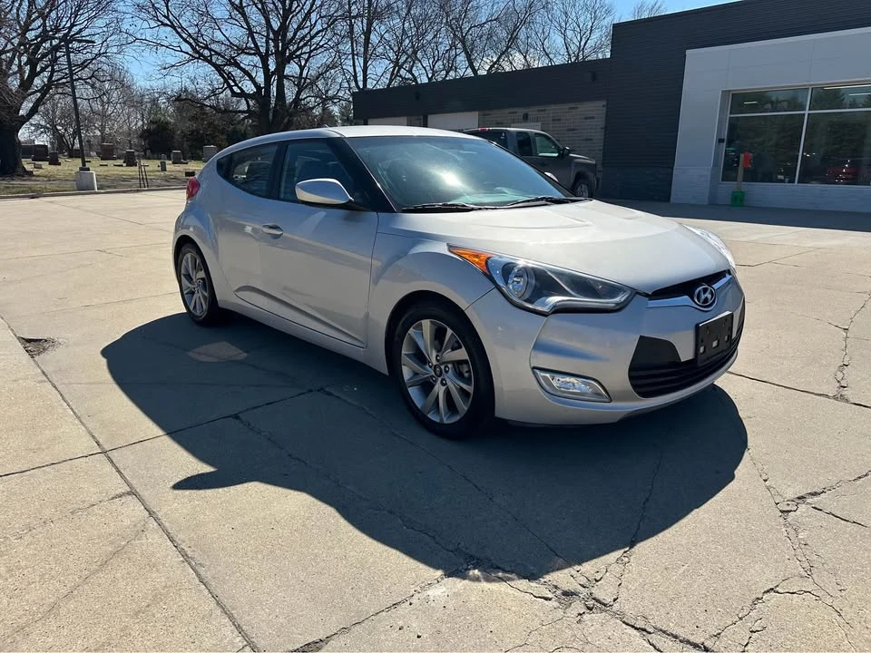 2017 Hyundai Veloster - Image 8 of 20