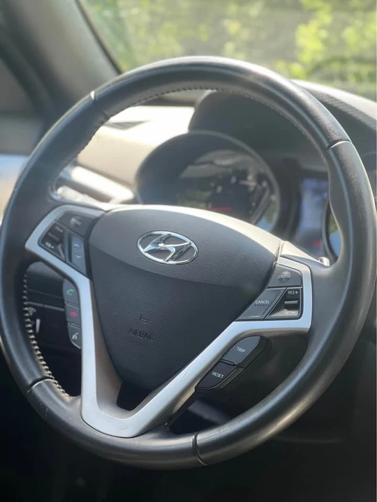 2017 Hyundai Veloster - Image 14 of 19