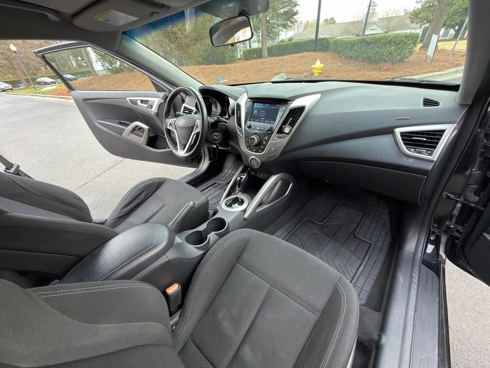 2017 Hyundai Veloster - Image 16 of 20