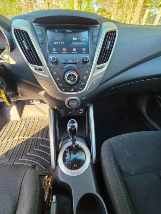 2017 Hyundai Veloster - Image 13 of 15