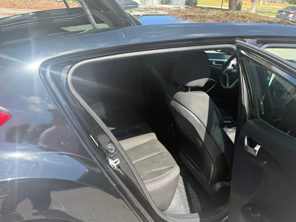 2017 Hyundai Veloster - Image 11 of 14