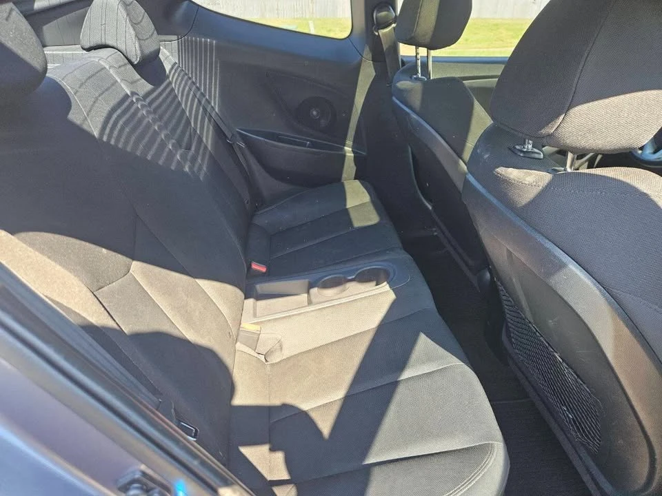 2017 Hyundai Veloster - Image 16 of 19