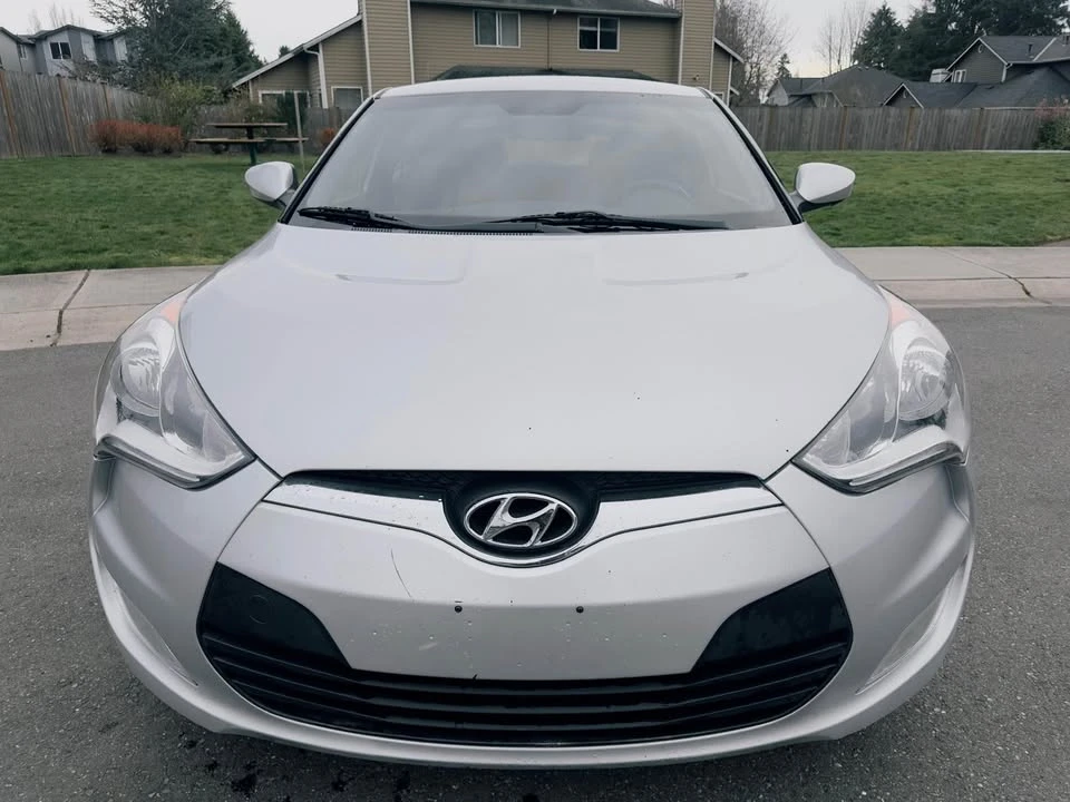 2017 Hyundai Veloster - Image 2 of 11