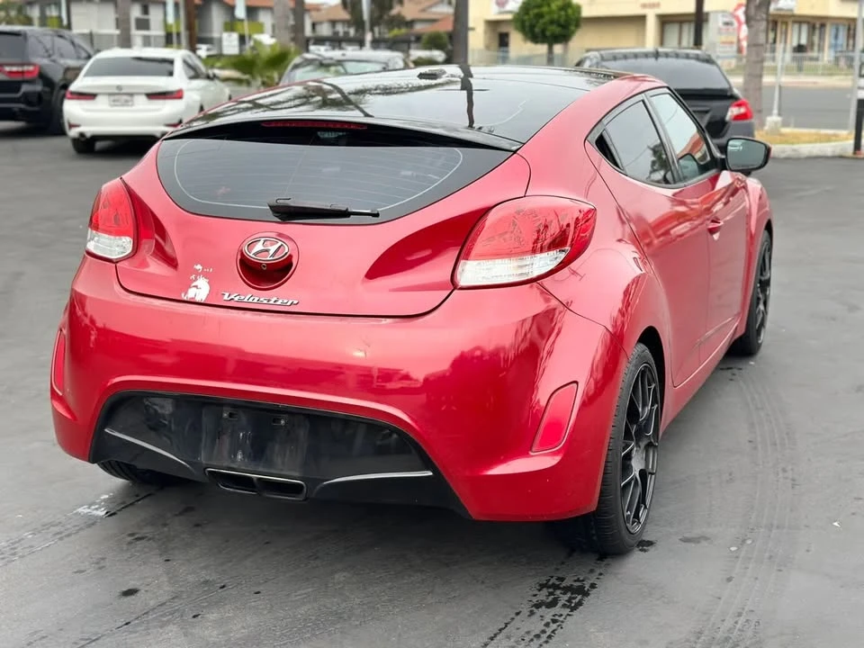 2017 Hyundai Veloster - Image 10 of 20