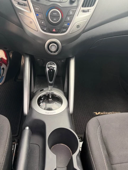 2017 Hyundai Veloster - Image 11 of 13