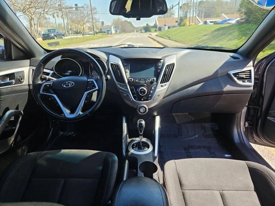 2017 Hyundai Veloster - Image 17 of 19