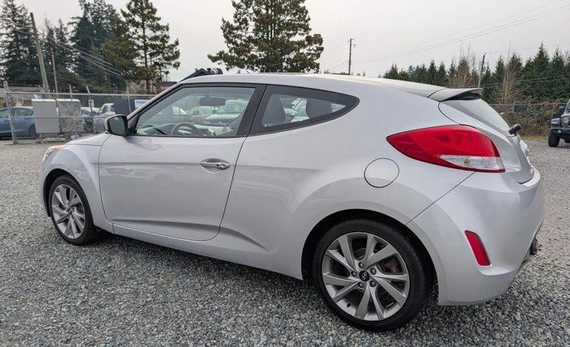 2017 Hyundai Veloster - Image 6 of 8