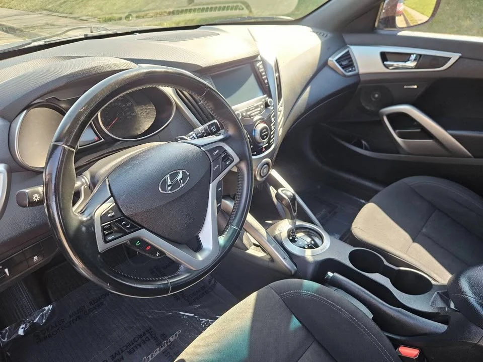 2017 Hyundai Veloster - Image 11 of 19