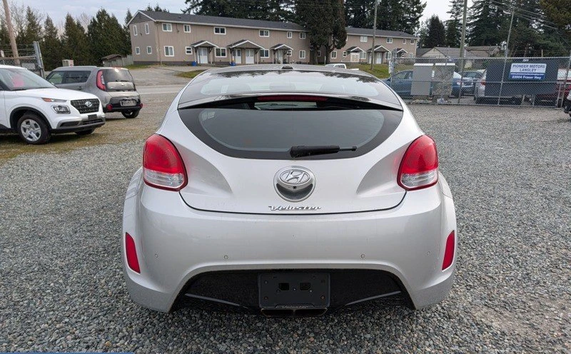 2017 Hyundai Veloster - Image 4 of 8
