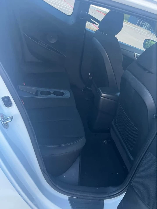 2017 Hyundai Veloster - Image 9 of 11